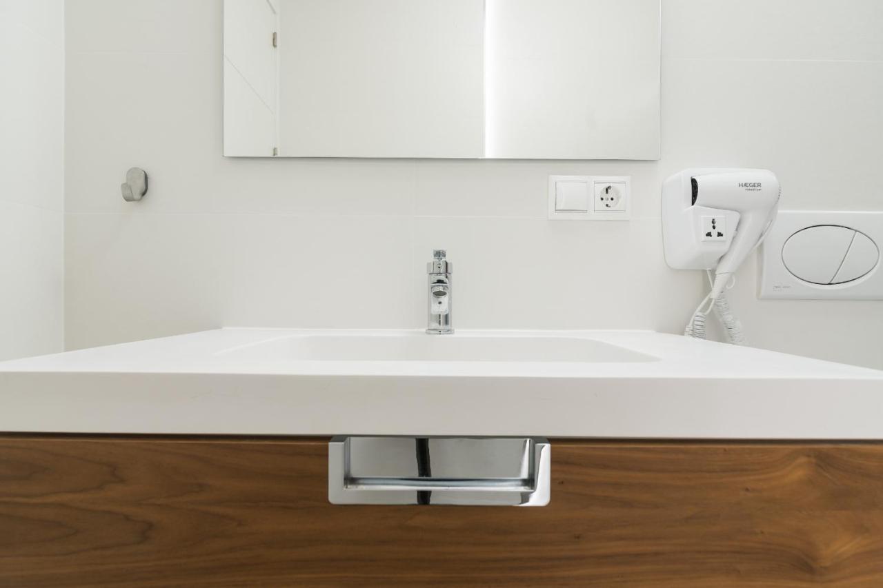 Suite Homes Hesperides Garden Beach Malaga Bagian luar foto