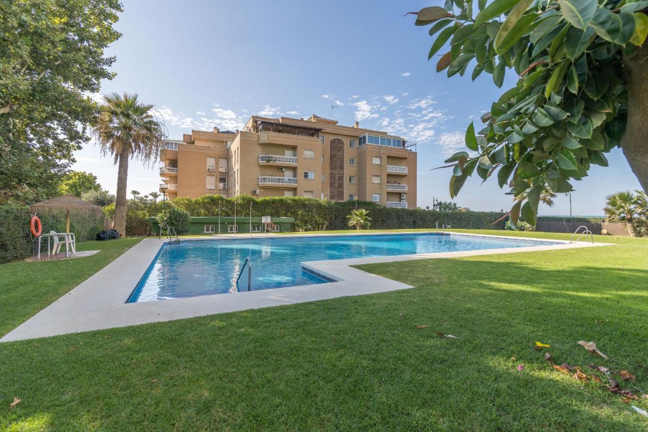 Suite Homes Hesperides Garden Beach Malaga Bagian luar foto
