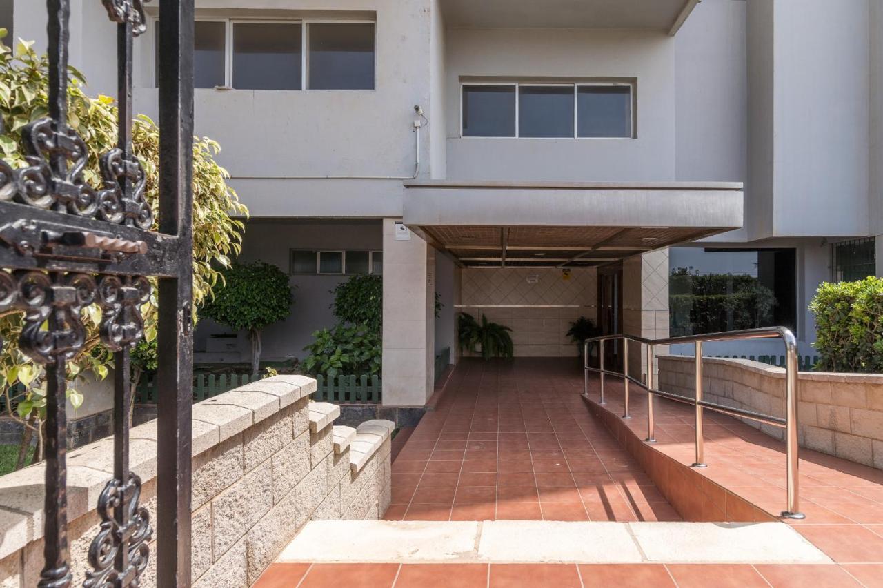 Suite Homes Hesperides Garden Beach Malaga Bagian luar foto