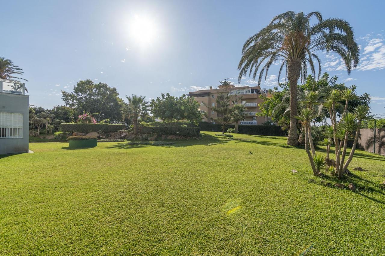 Suite Homes Hesperides Garden Beach Malaga Bagian luar foto