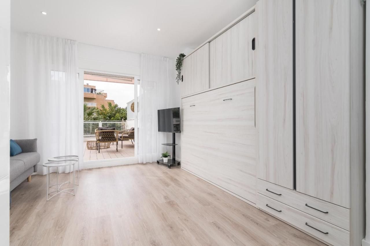 Suite Homes Hesperides Garden Beach Malaga Bagian luar foto