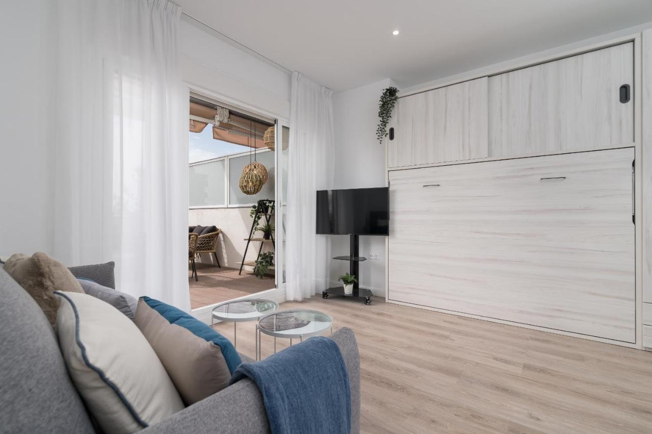 Suite Homes Hesperides Garden Beach Malaga Bagian luar foto