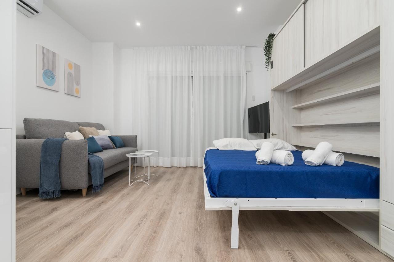 Suite Homes Hesperides Garden Beach Malaga Bagian luar foto